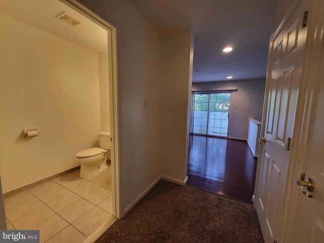 Building Photo - 284 Flagstone Rd