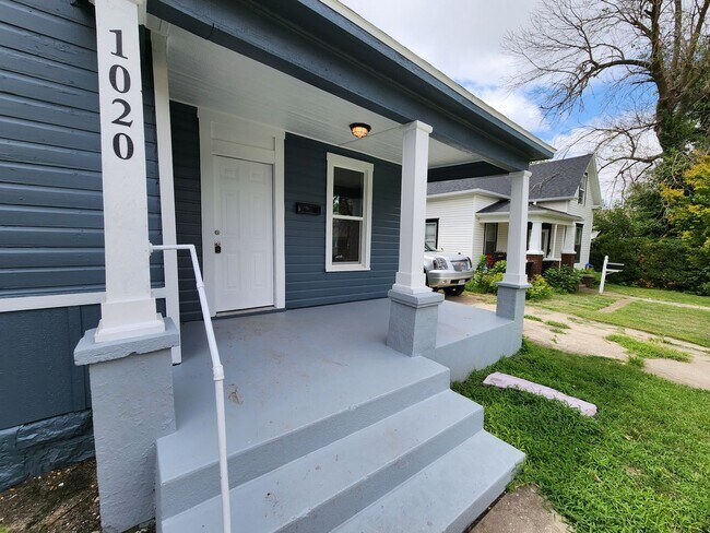 Building Photo - Spacious 3-Bedroom, 1-Bathroom Home AVAILABLE NOW!!