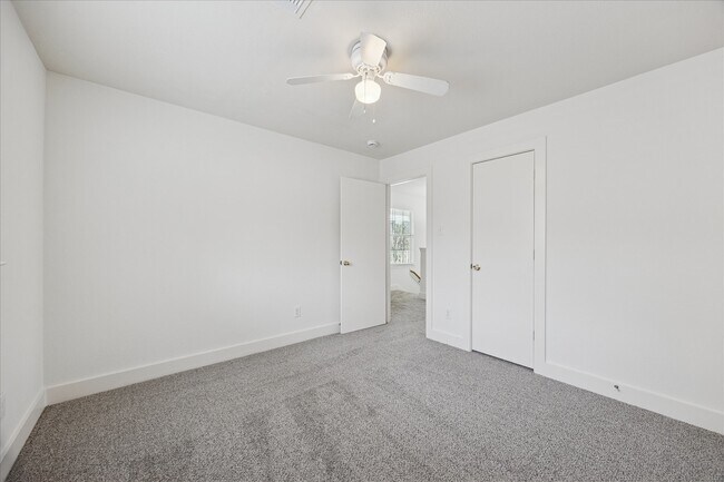 Building Photo - 10727 Cobblecreek Way