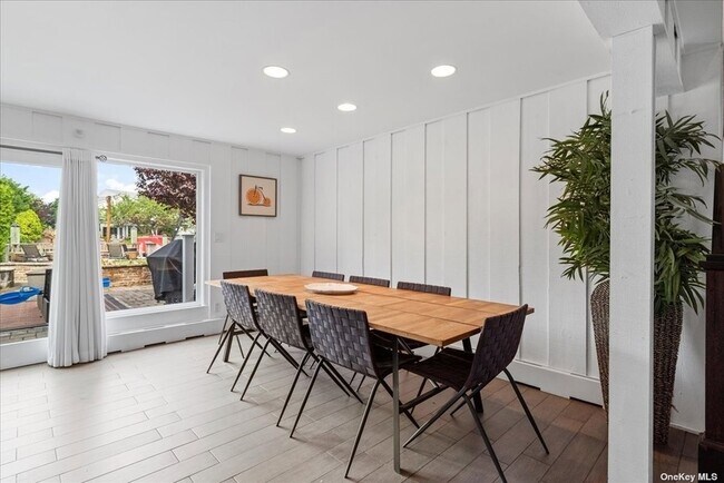 Building Photo - 131 Bayside Dr