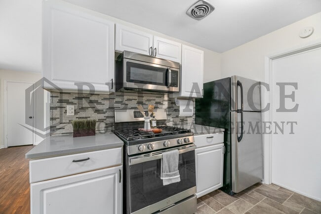 Building Photo - 2309 W Graber St