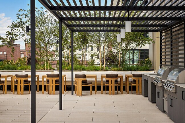 Building Photo - 478 Kent Ave