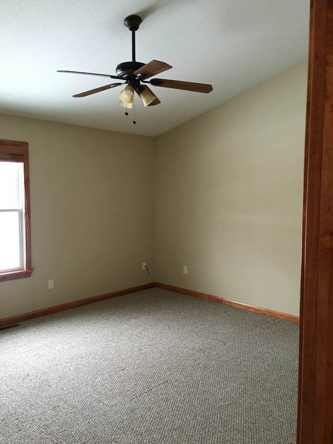Building Photo - 8339 Edinboro Rd