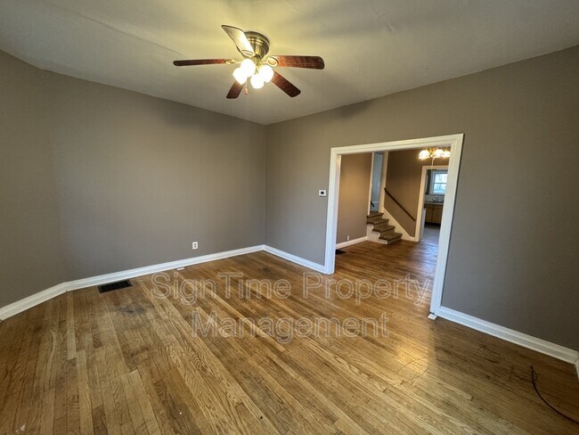 Building Photo - 1009 Corbett St