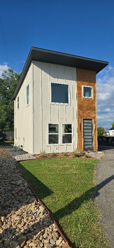 Building Photo - 404 W Wichita St