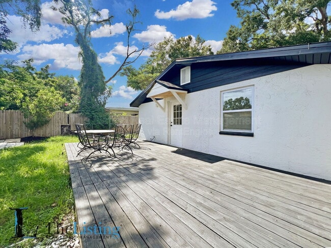 Building Photo - 1716 W Nassau St