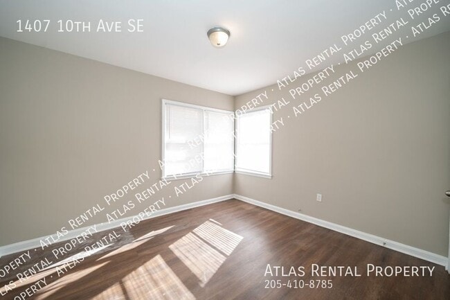 Building Photo - 1407 10th Ave SE