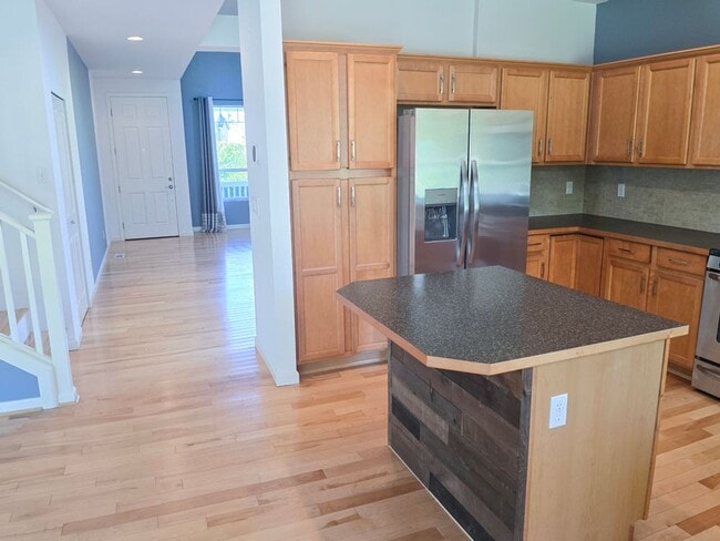 Building Photo - Gorgeous 4 Bedroom Lake Stevens Home in Cr...