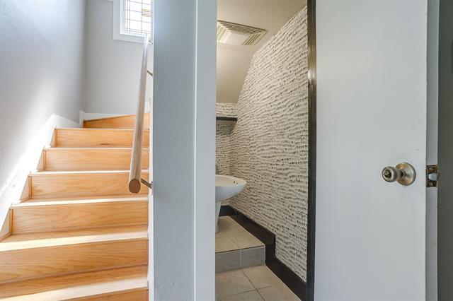 Building Photo - 2328 W Rosedale St S