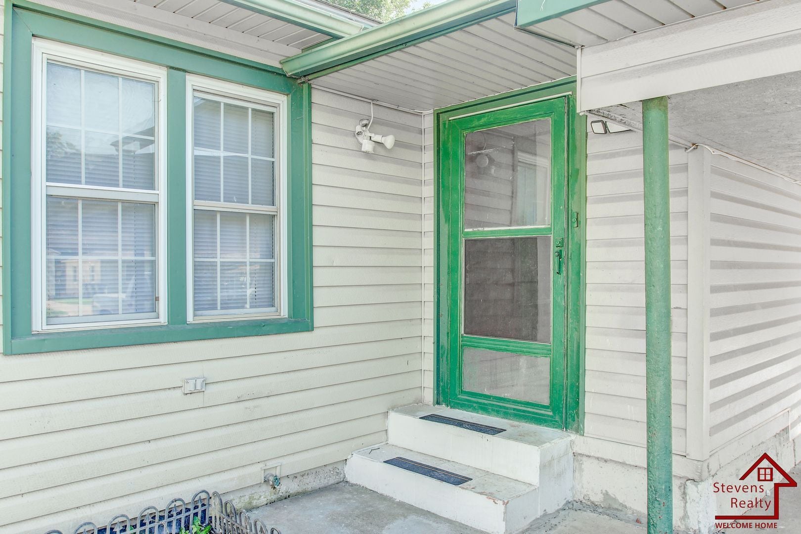 Building Photo - 1806 NW Lincoln Ave