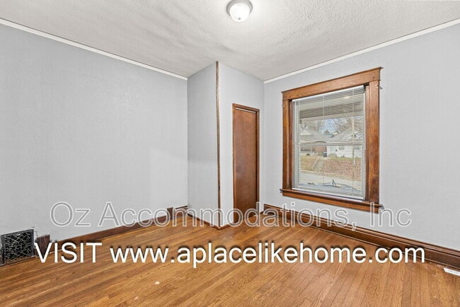 Building Photo - 3523 St John Ave