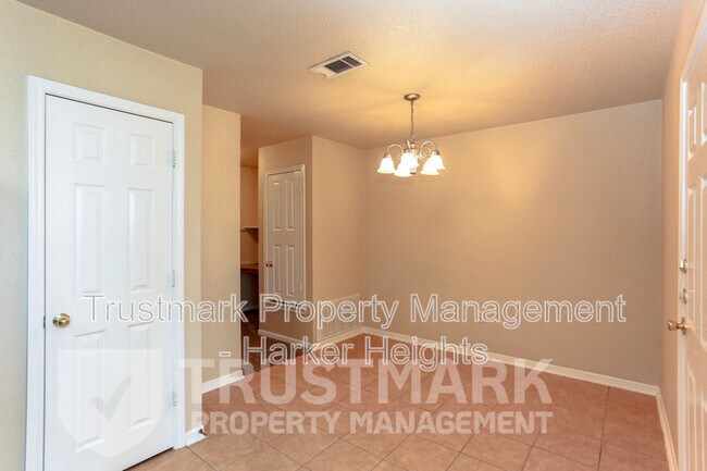 Building Photo - 4202 Elms Run Cir