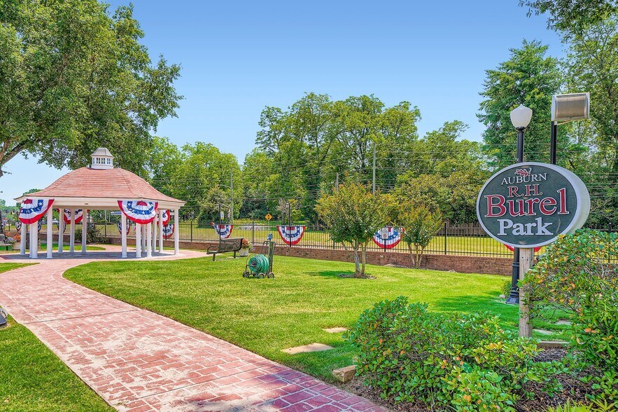 Building Photo - 152 PYRUS Ln
