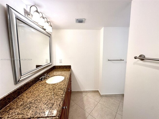 Building Photo - 2301 S Ocean Dr