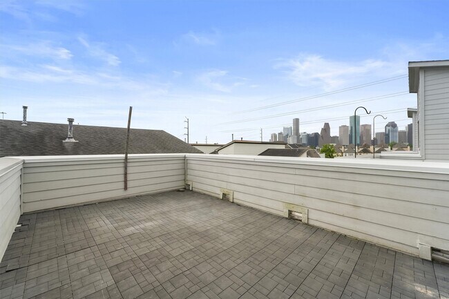 Building Photo - 1410 Spring St