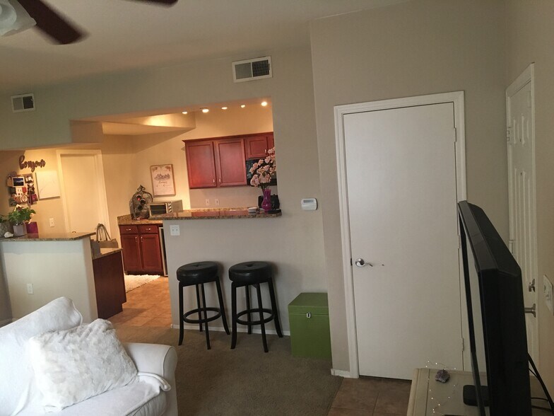 Building Photo - 3302 N 7th St