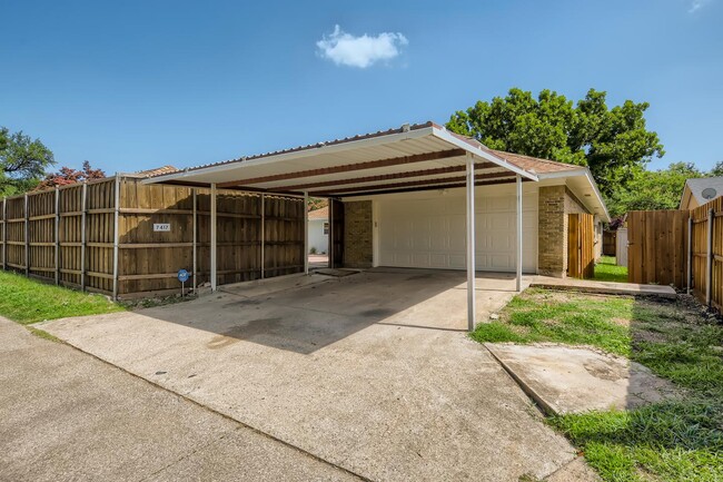 Building Photo - Sensational Prestonwood home with outdoor ...