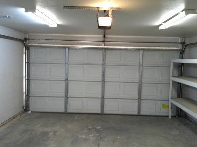 Building Photo - 3 bedroom, 2 bathroom twin home in Lamplight