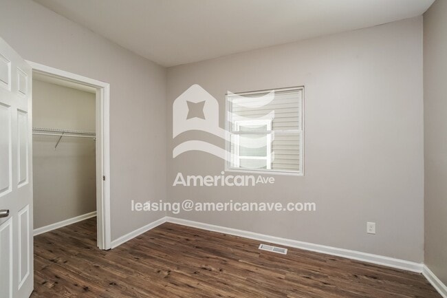 Building Photo - 810 Sutcliffe Ave