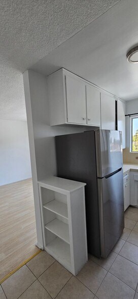 Building Photo - 1308 N Poinsettia Pl