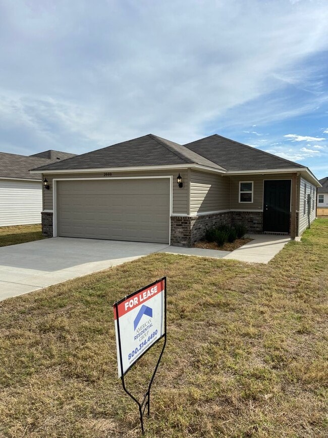 Building Photo - Don't Miss Out! — Stylish 3 Bed, 2 Bath Home in Faulkner Crossing