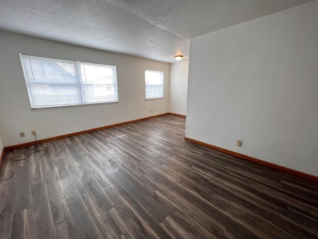 Building Photo - 2BR 1ba - Great location off of 21st Avenue