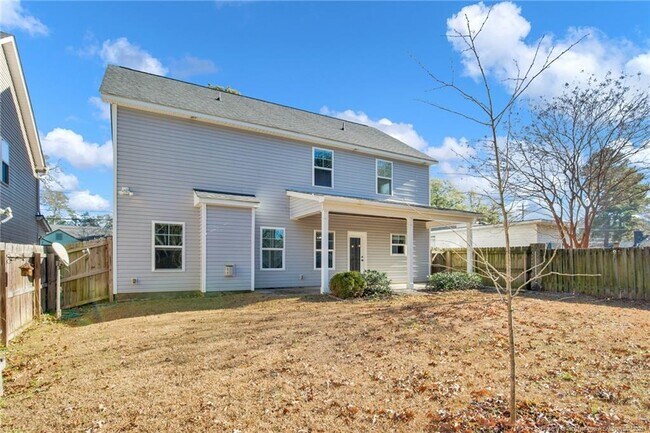 Building Photo - 110 Pinecrest Dr