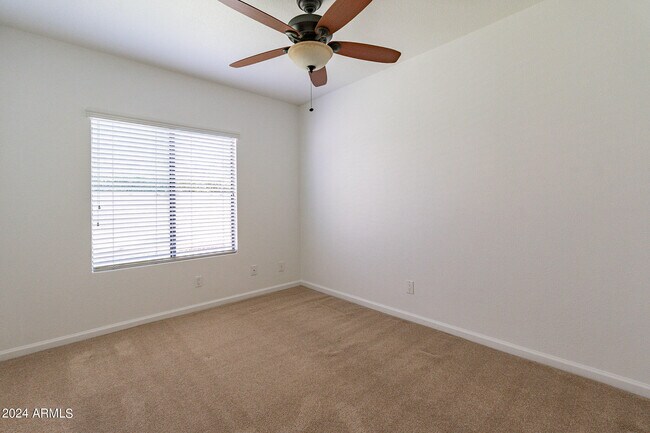 Building Photo - 1449 W Antiqua Dr