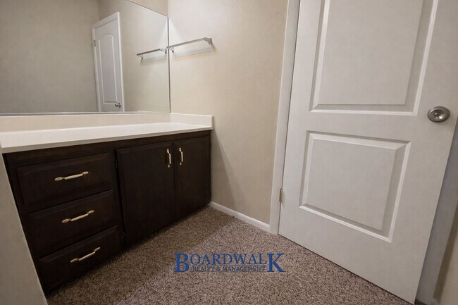 Building Photo - 661/663 N 980 W