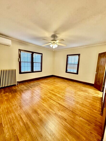 Building Photo - 3540 Irving Ave S