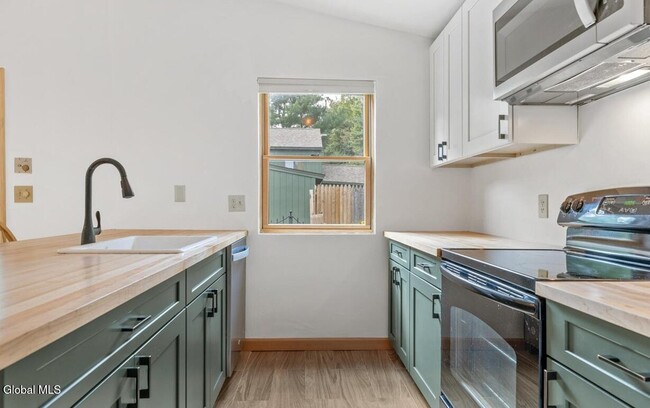 Building Photo - 24 Thimbleberry Rd