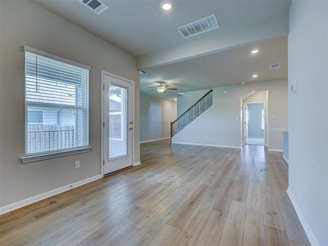 Building Photo - 10205 Mager Ln