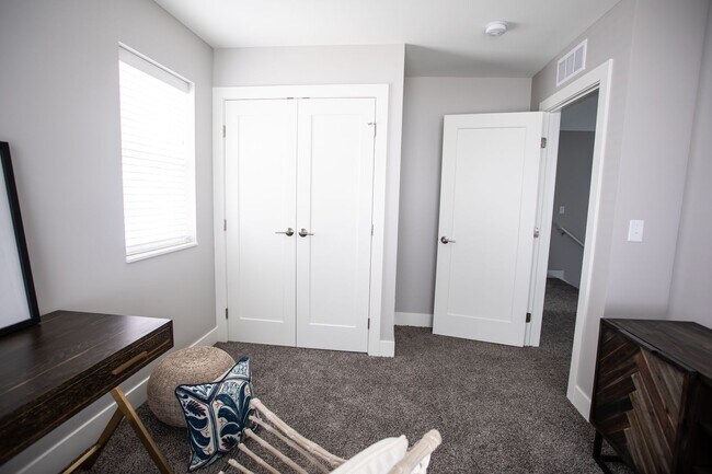 Building Photo - Spruce | Three Bedroom - Exterior Walkout