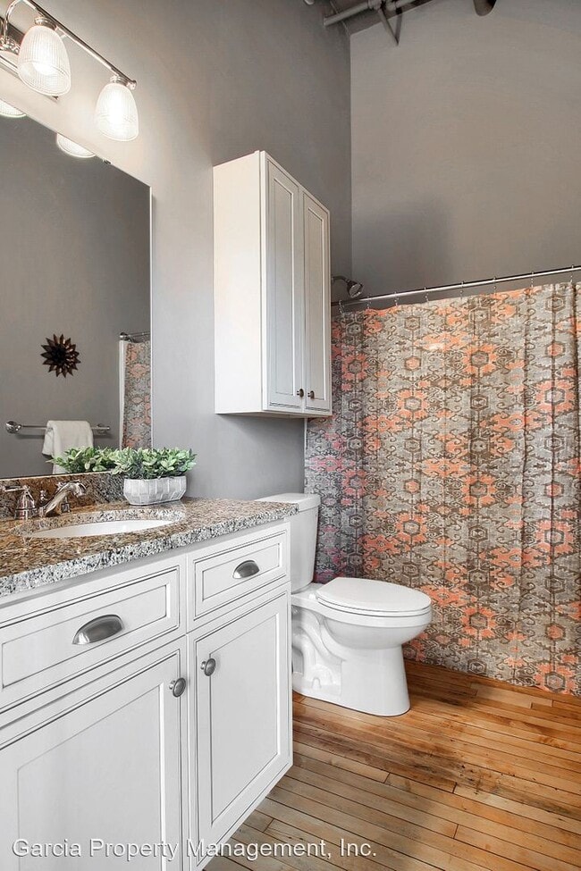 Building Photo - 1615 Hampton Ave