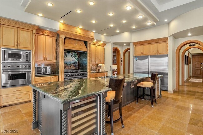Building Photo - 2733 Red Arrow Dr