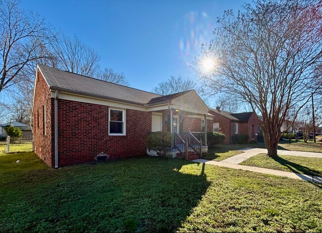 Building Photo - 321 Jefferson Ave