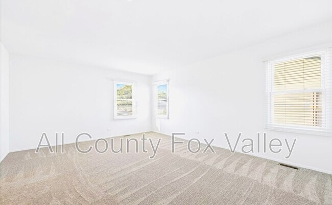 Building Photo - 142 Warwick Dr