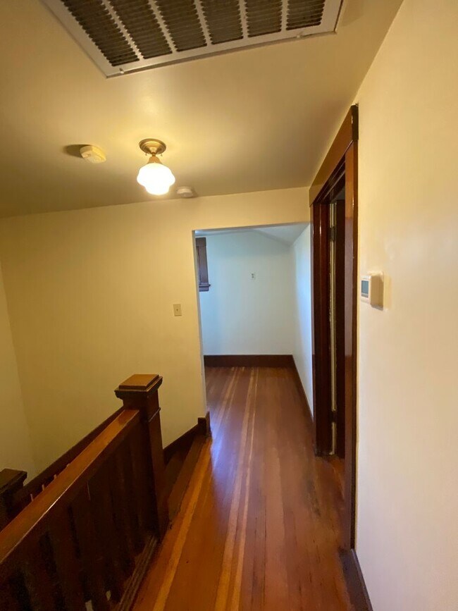 Building Photo - Beautiful Visalia Home Available Now!