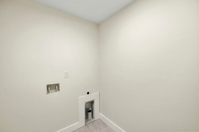 Building Photo - 1620 Chevron Way