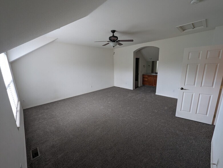 Building Photo - 4545 S. Monaco St. Unit 127