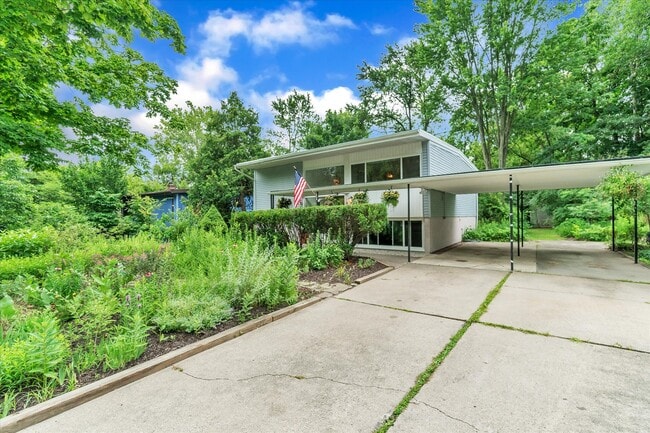 Building Photo - 1807 Fair St