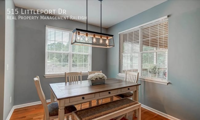 Building Photo - 515 Littleport Dr