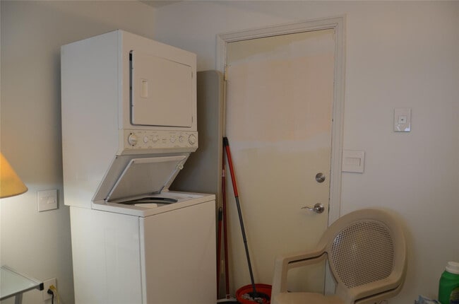 Building Photo - 6000 N Ocean Blvd