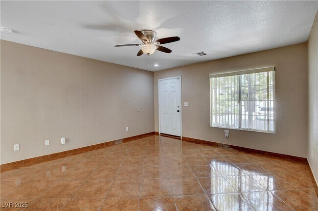 Building Photo - 1259 Black Cherry St
