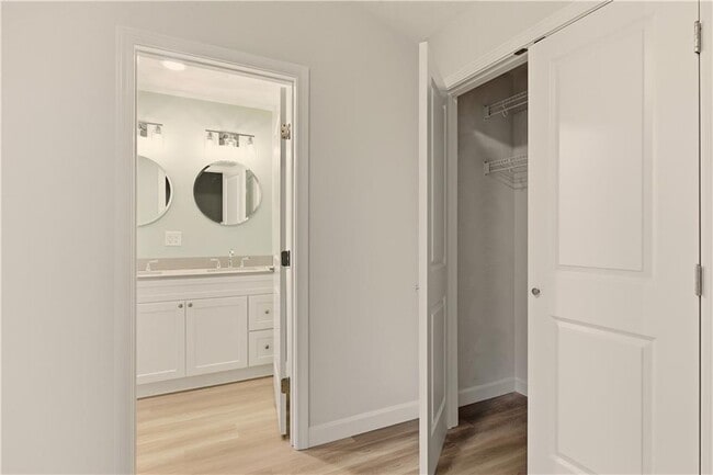 Building Photo - 45 Windsor Rd