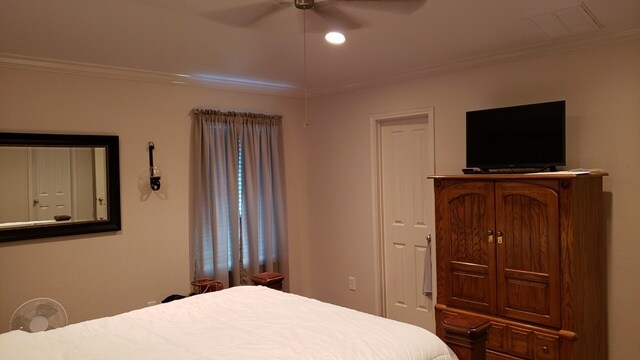 Building Photo - 16026 Summerville Lake Dr