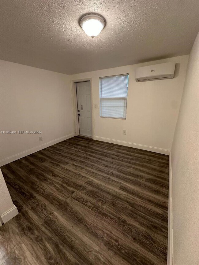 Building Photo - 3328 Wilson St