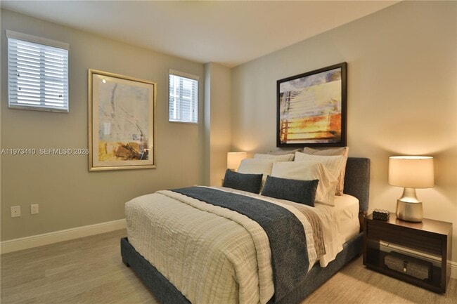 Building Photo - 2000 Salzedo St