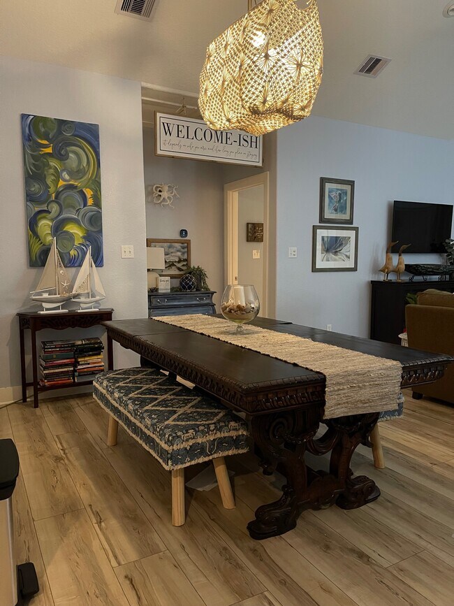 Building Photo - 971 Kent Dr