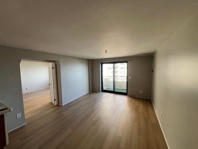 Building Photo - 376 Ocean Ave